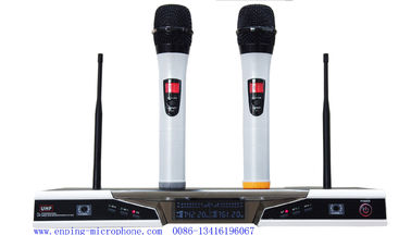 China UM-1022 professional  two channel VHF white wireless microphone with screen  / micrófono / good quality supplier